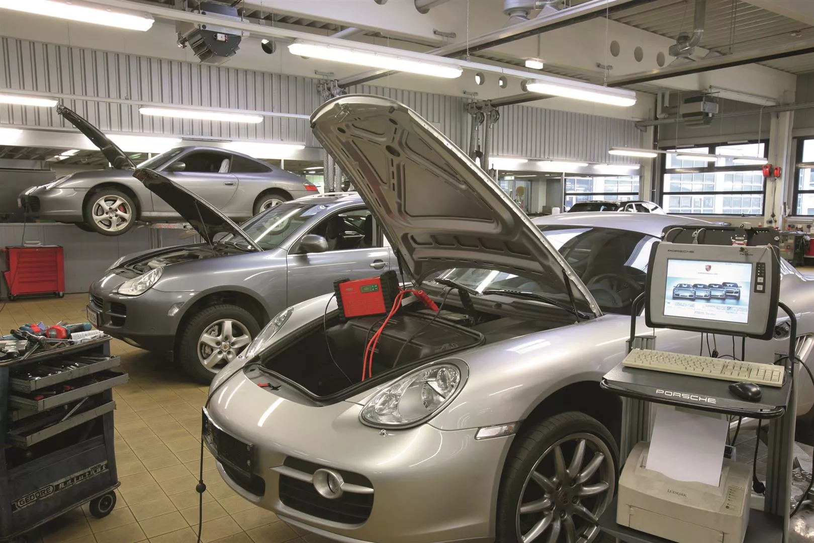 Acctiva im Einsatz beim Auto. Fronius Batterieladetechnik im Einsatz