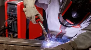 Welder using Fronius Fortis